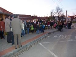 Zpívání u vánočního stromku