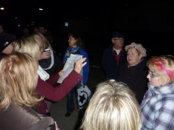 Zpívání u vánočního stromku