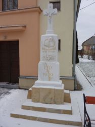 Kříž u kaple sv. Václava