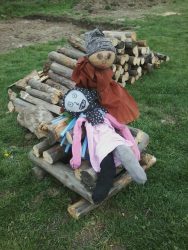 Pálení čarodějnic a stavění máje