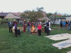 Pálení čarodějnic a stavění máje