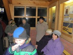 Zpívání u vánočního stromku